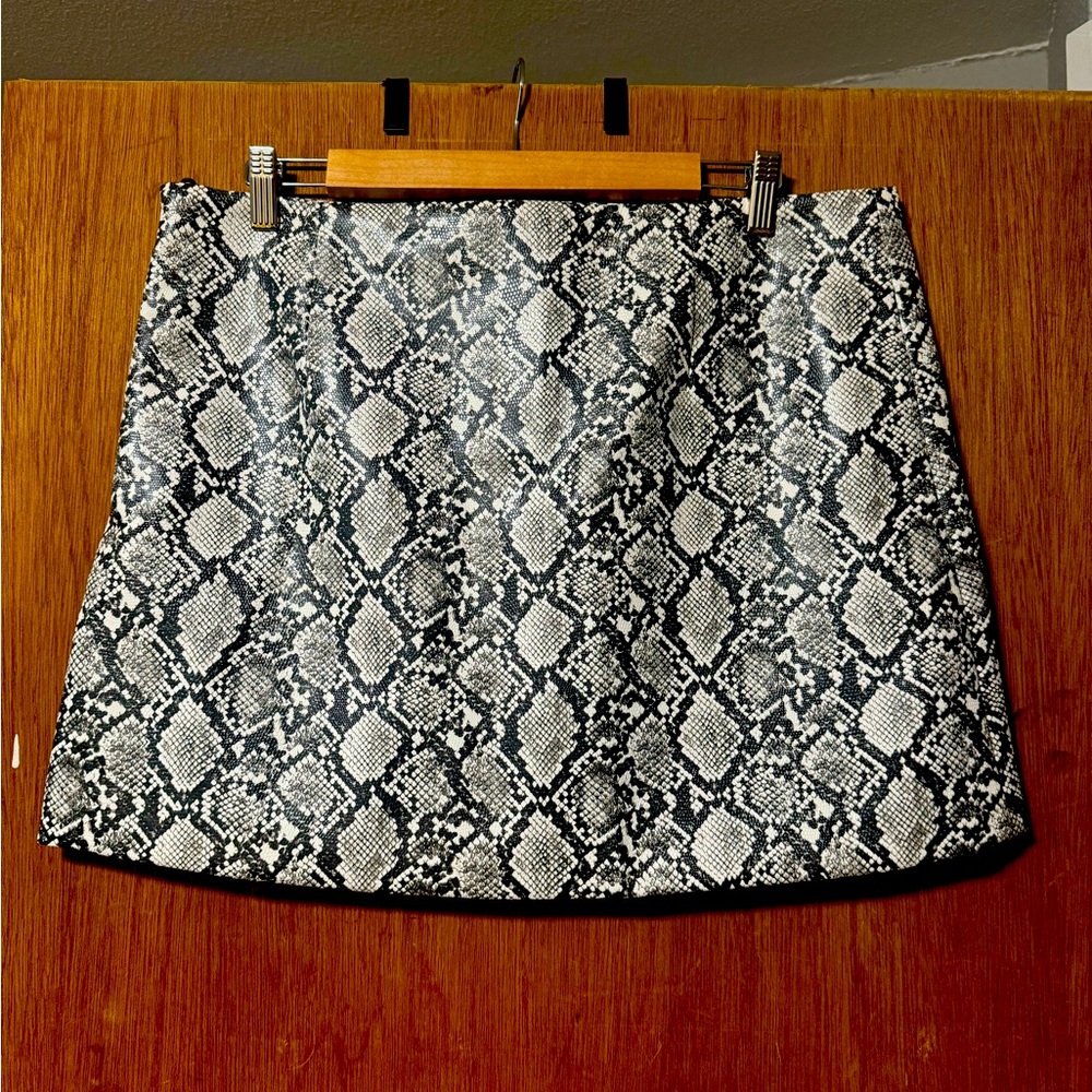 Vegan leather skirt NWT